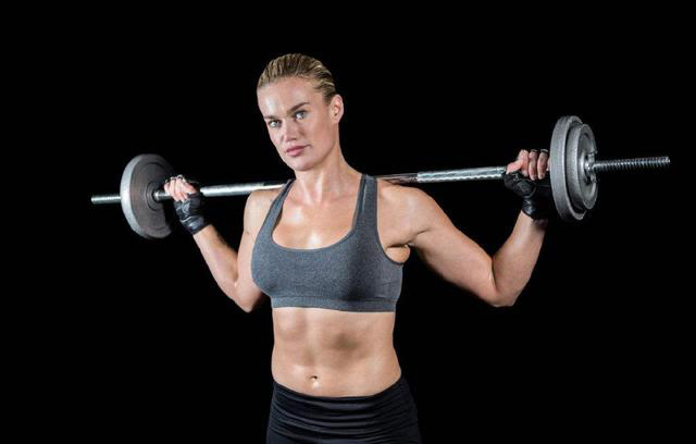 想要練出結(jié)實(shí)的胸肌，不會(huì)杠鈴怎么可以？告訴你杠鈴的